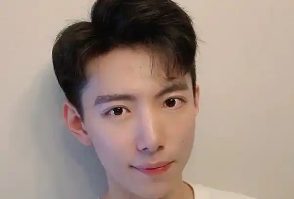 美发百科 男生三七分发型适合什么人三七分发型对脸型不是特别挑剔