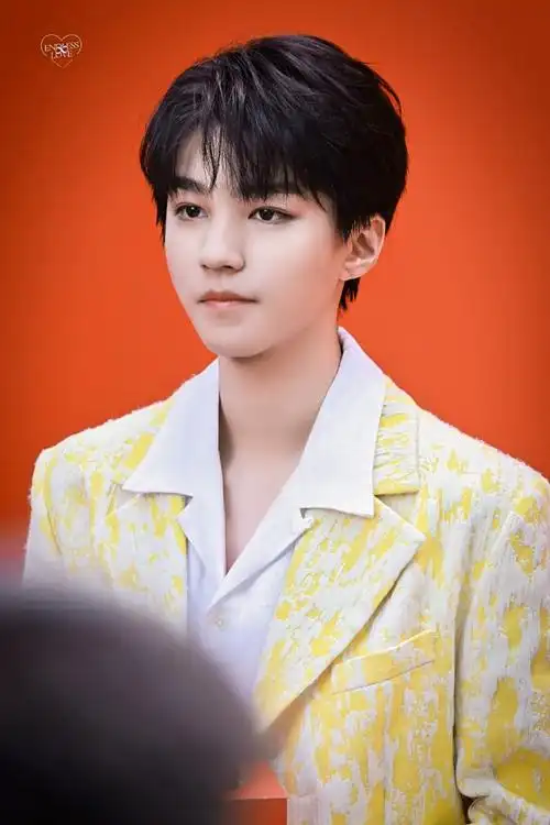 2021王俊凯christian louboutin活动_图片_视频集锦-爱豆app