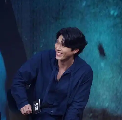 玄彬最新亮相颜值狂飙!穿衬衣参加活动,瘦好多帅回颜值巅峰时期