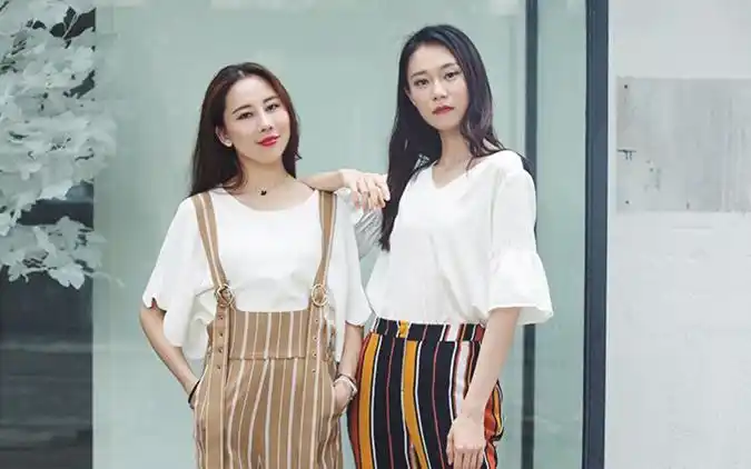 170高个美女撞衫155矮个子女生,竟然输了?