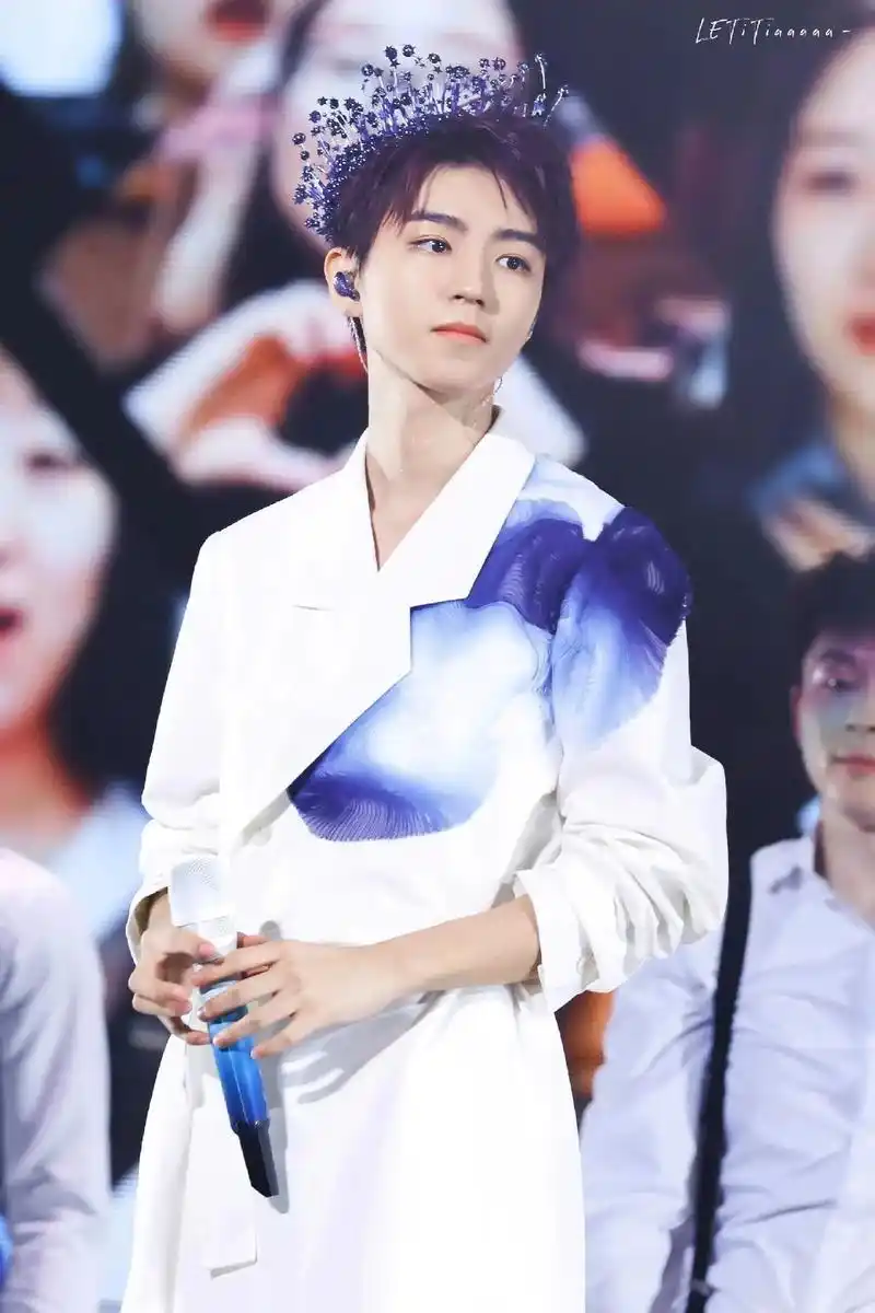 新年快乐 #王俊凯 #治愈系笑容 #王俊凯让人心动的n个瞬 - 抖音