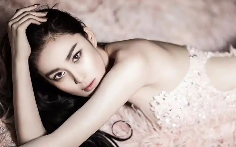 张馨予高清壁纸_心中的性感女神张馨予