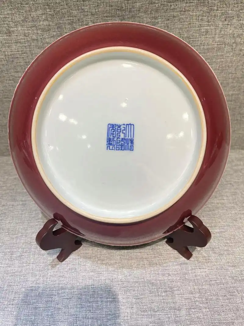 霁红釉又称祭红釉,是明宣德时期景德镇创烧的 - 抖音