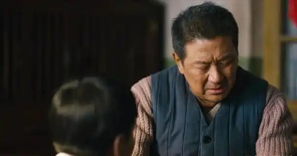 丁勇岱再次全身心投入到角色中,他浏览了大量历史资料,并多次向专家