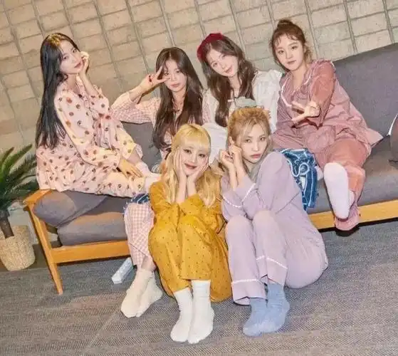 gidle今天又是合照啦 @限定暮年💫 姐姐～(~▽~～)~