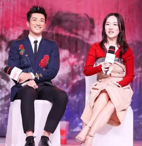 同为辣妈,李小璐皮肤紧致,霍思燕近照却很松弛!