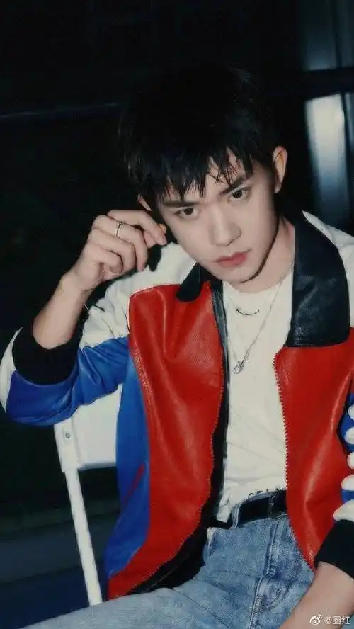 长相干净的初恋脸#初恋男孩易烊千玺,清冷干净的气质太绝了,让人很难