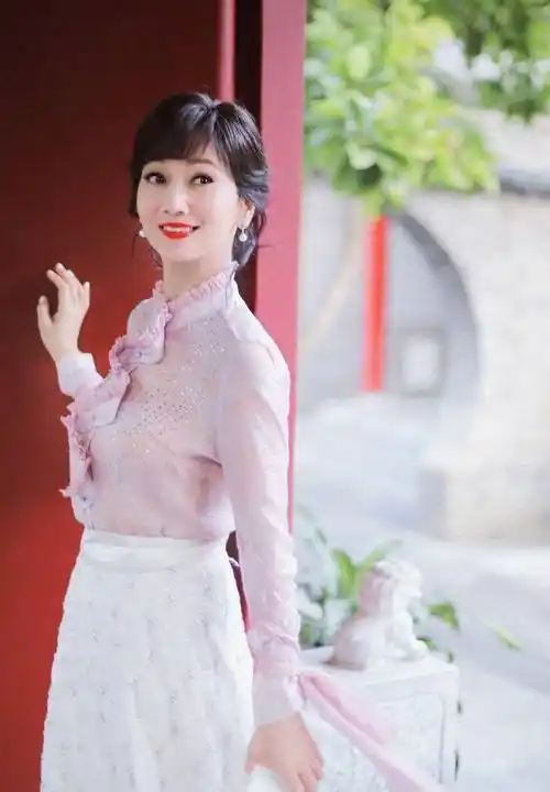 看赵雅芝就知道,美得很高级_女性_时尚_气质