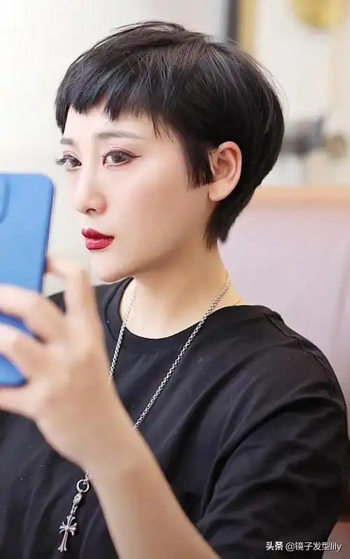 头发硬适合什么发型,头发硬适合留长发吗(这几种短发美爆了)