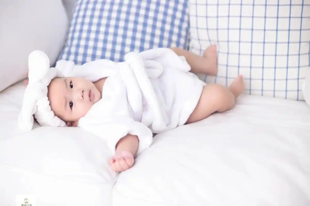 小可爱小时候的照片#我的小公主 #记录宝宝成长 - 抖音