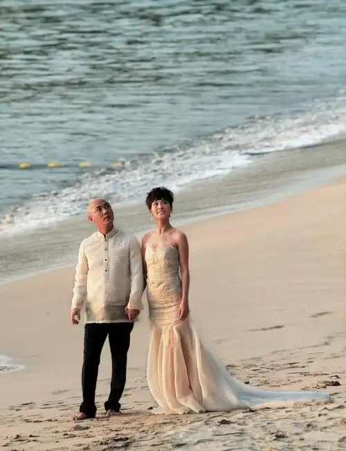 经历2次流产分手破产张卫健张茜相依相伴恩爱18年