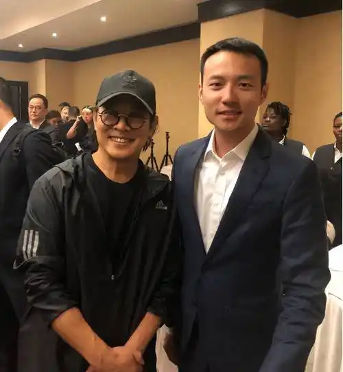 与洪金宝,米雪等人合作,颜值惊为天人,三个小孩之中,也只有霍启文继承