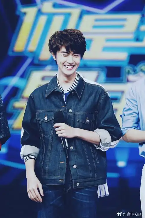 喜欢笑起来有梨涡的男孩子