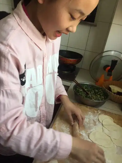 女儿第一次包饺子!全程自己独立完成的奥
