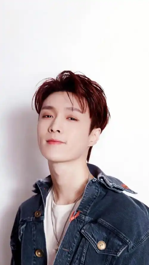 小鲜肉张艺兴休闲牛仔写真