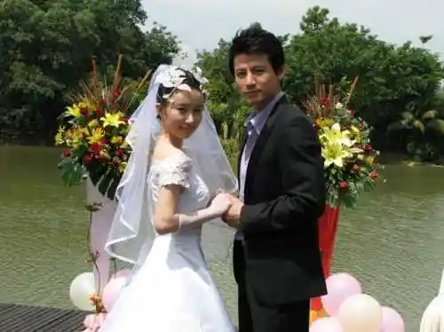 金铭结婚了吗金铭和老公张涛结婚照和资料