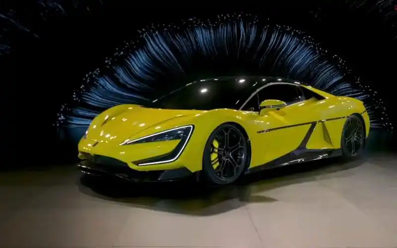 中国电动超级跑车比亚迪仰望u9仅用三个轮子即可跳跃和行驶