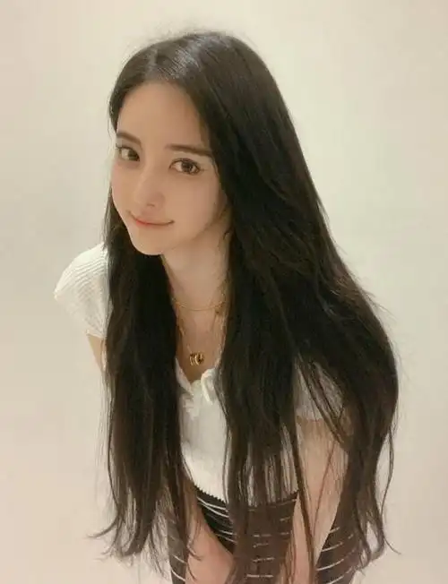 抖音女神潘南奎,无拒整容差评,保持自信展现美丽