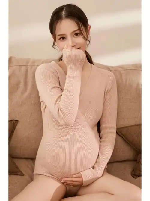 孕妇照记录一下大肚子的自己