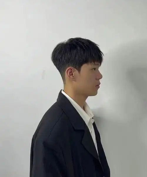 男士侧面z刻痕发型图片