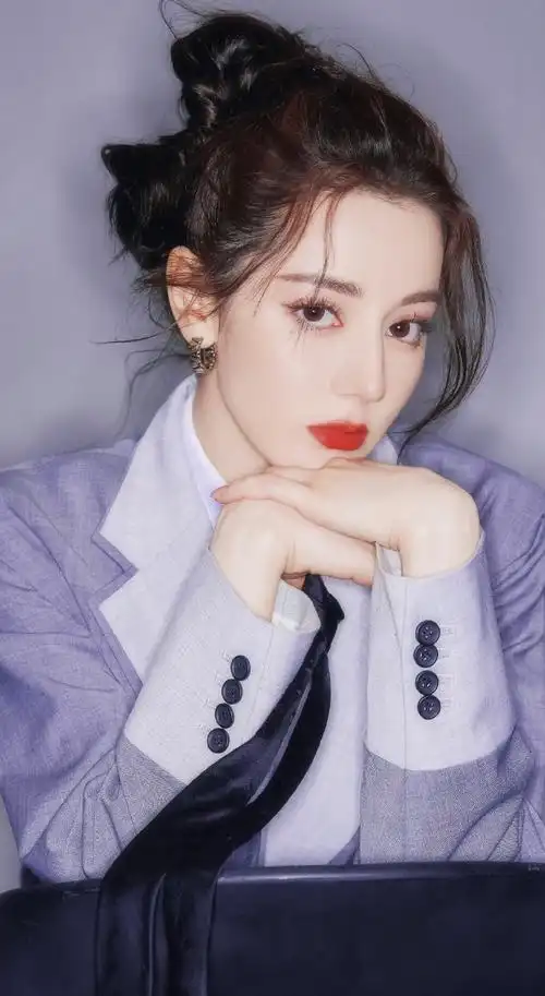 79#迪丽热巴#丨又乖又酷的学姐