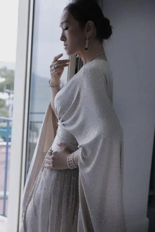 戛纳红毯##戛纳红毯出圈妆容##巩俐戛纳红毯气场