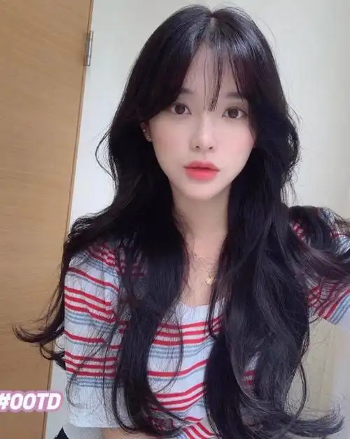 长发女生最值得烫的慵懒卷发懒人必备发型