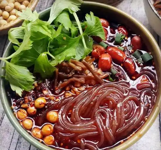 酸辣粉的8种诱人做法,简单易学,现在可以自己动手啦