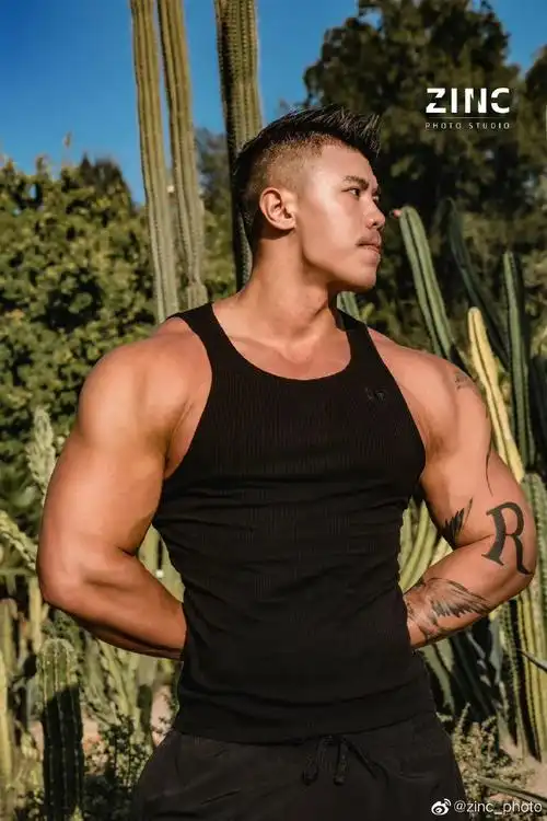 肌肉男##介绍一个小哥哥