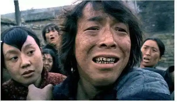 反而对他的喜剧《疯狂的石头》《泰囧》并不是很感冒.