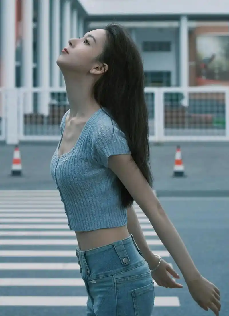 陈瑶 才女 街拍.陈瑶是一位中国内地90后女演员,1994年 - 抖音