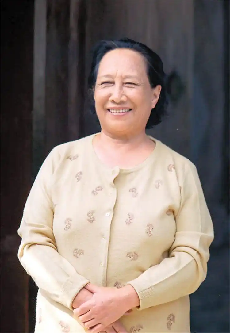 还记得《家有儿女》中的姥姥吗?给孩子买了3套房,76岁仍不退休