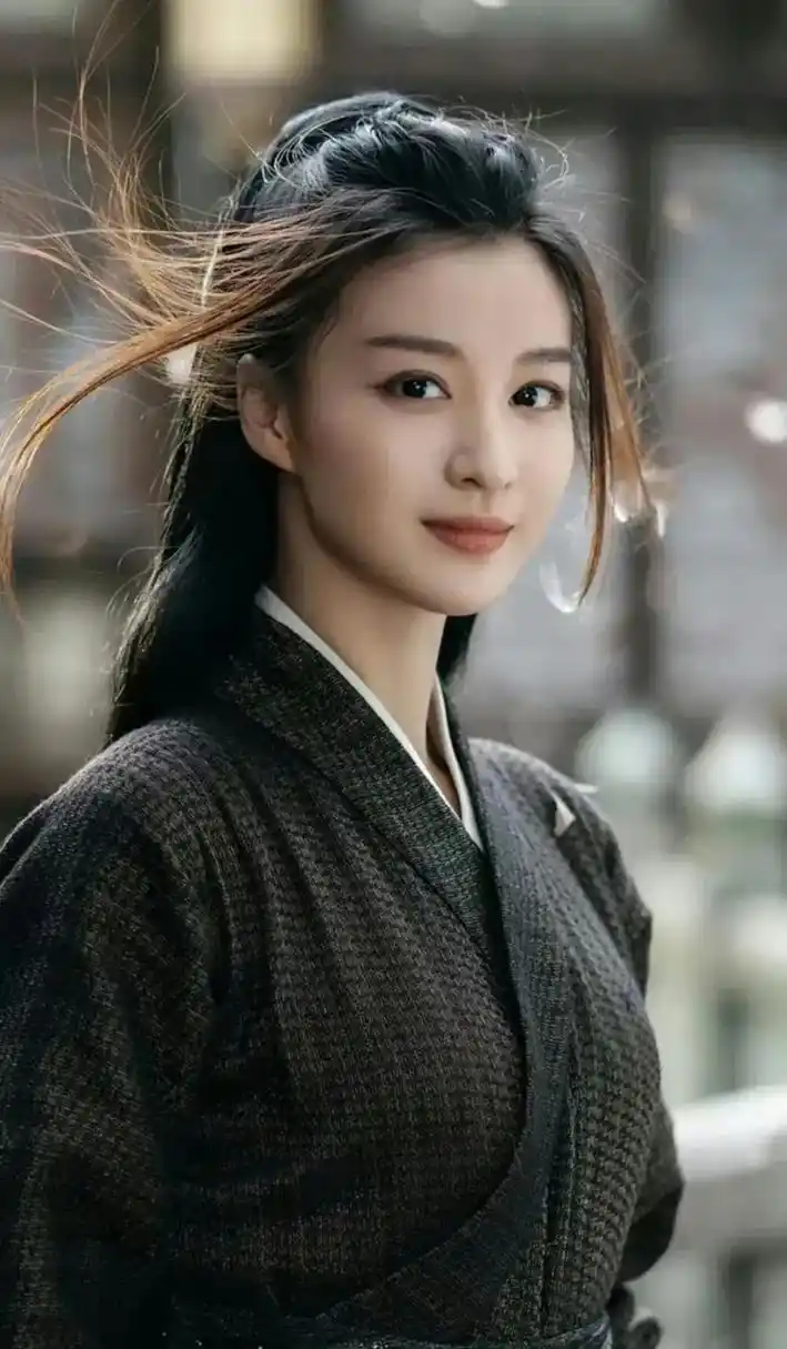 网友大呼终于放过《女将军》了,也有书粉担心电视剧拍不好.