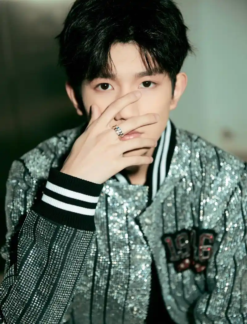 你们凭什么要质疑王源