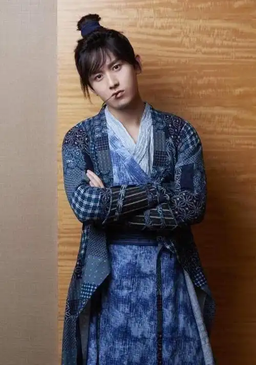 成毅考古&存档2016年,成毅《一年级·毕业季》官博照片合集4.