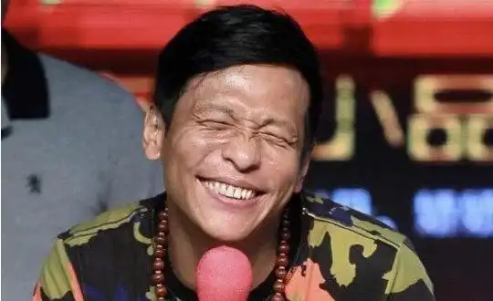 他是二人转演员,姐姐嫁给宋小宝,却因颜值被称"赵本山最丑的徒弟"!