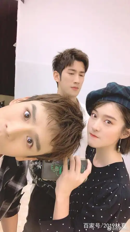 白发张雪迎好幸福,嫁给李治廷,还有罗云熙默默呵护,经超守护