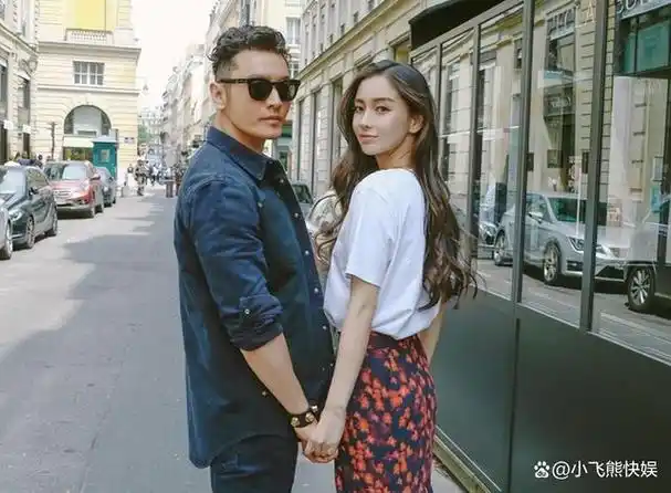 黄晓明杨颖带娃游玩迪士尼,全程陪孩子没聊太多,叶柯全程跟踪