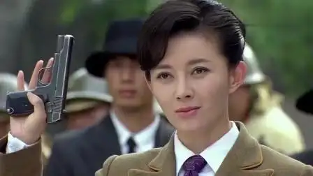 飞哥大英雄:邢亚萍放下手中的狙击枪,和窦小凡交易,亚萍被枪打中