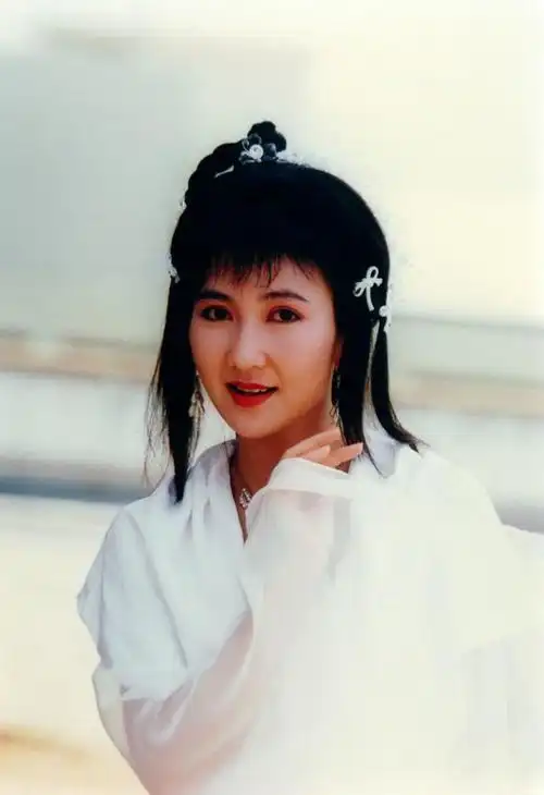 陈美琪:童年被弃,婚姻被毁导致终生未育,收养孩童被赞天使母亲