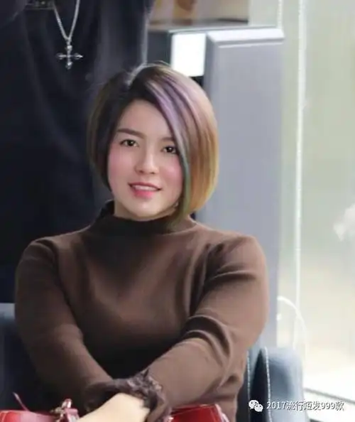 2017短发流行"不对称"