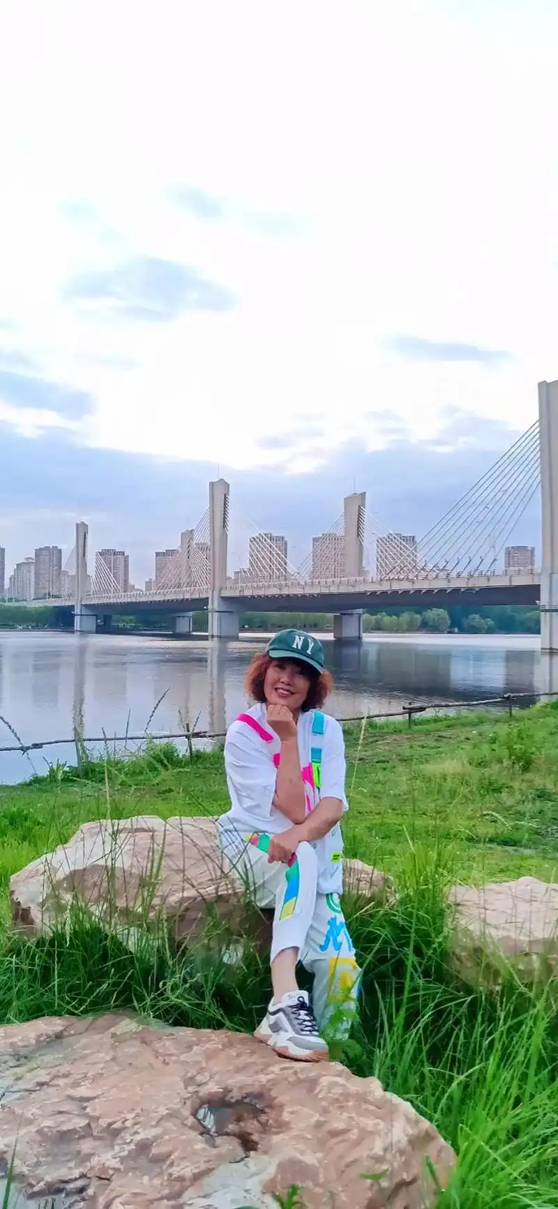 每一张照片都是满满的回忆  - 歌手白雪 - 抖音