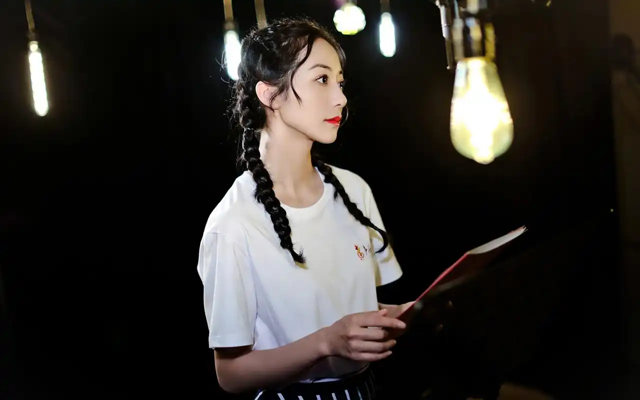 韩雪时尚优雅写真桌面壁纸