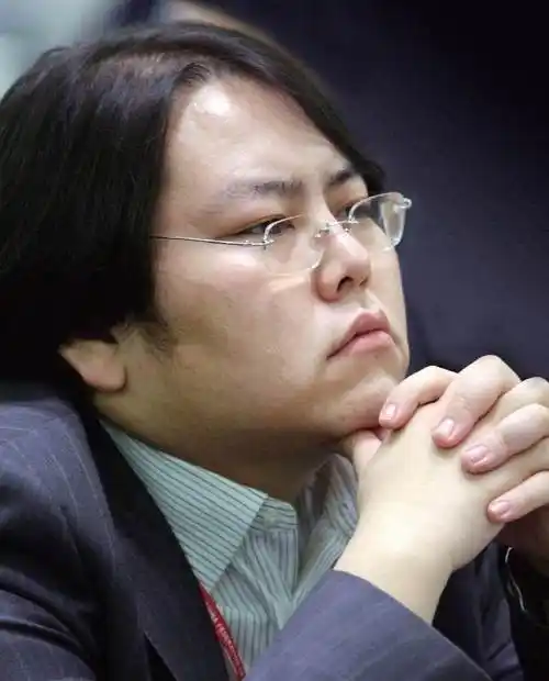 海信集团董事长李文杰宣布,该集团2007年在资本市场的收入超过20亿元