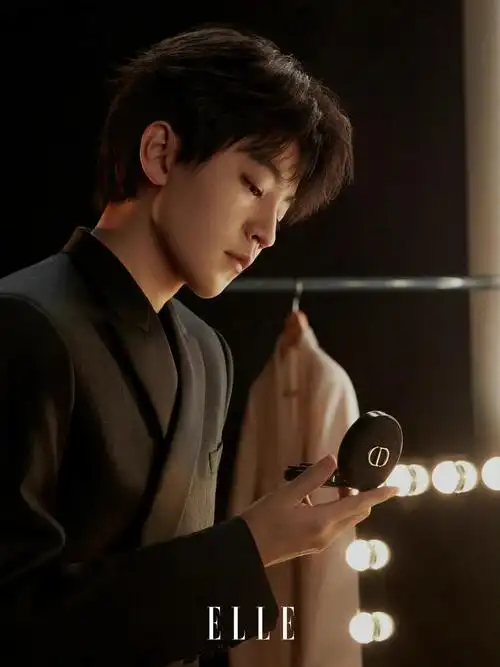 王俊凯是不是长得和以前不一样了