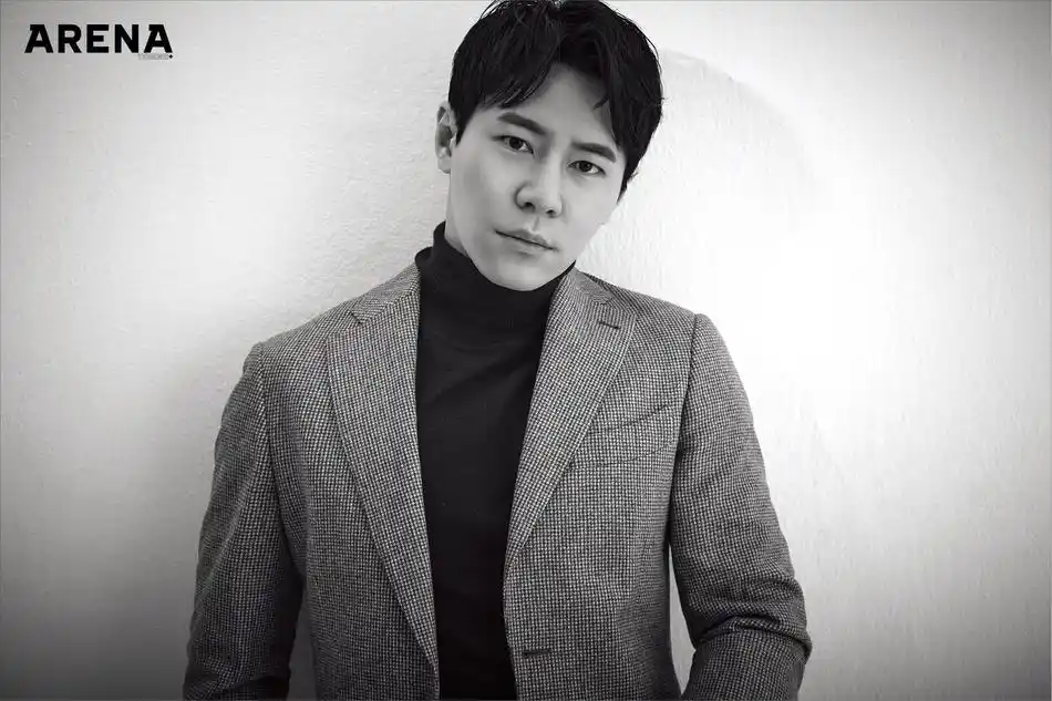 组图:《监狱生活》李奎炯"小迷糊"尽显熟男魅力