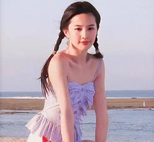 多肉女神刘亦菲大秀健身照时尚上围太瞩目这身材最差是个a