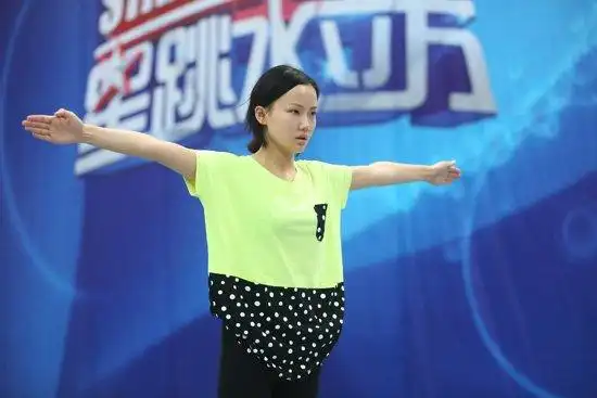 《星跳水立方》吸引群星 黄龄"重返"体育界_娱乐_腾讯网