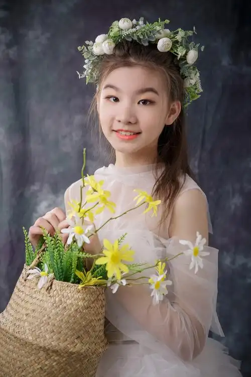 源淼的儿童摄影作品《10岁小美女》