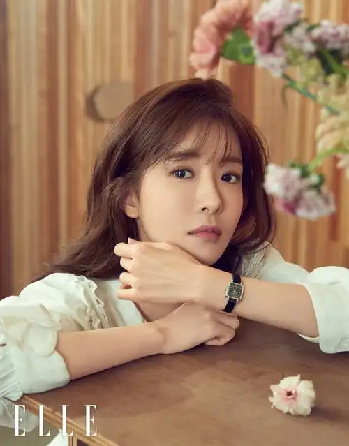 韩国女艺人郑仁善最新杂志写真曝光